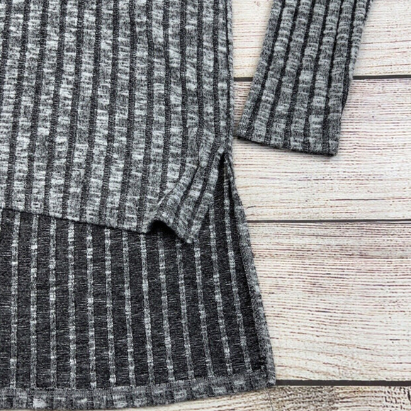 American Eagle Sweater Womens Small Green Ribbed Turtle Neck High Low Stretch - Picture 3 of 5